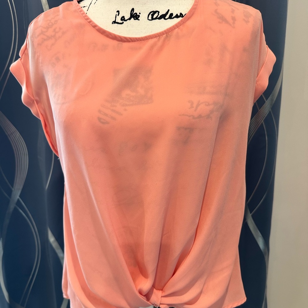Hippie Rose Peach Knot-Front Short Sleeve Blouse SIZE SMALL